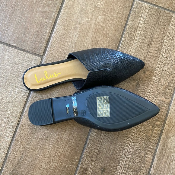Lulus black pointed slip on mules - Picture 2 of 3